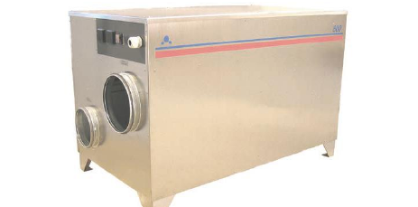 desiccant dryer for preventing silo clogging
